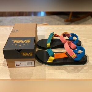 BRAND NEW Teva Original Universal women’s sandal size 8